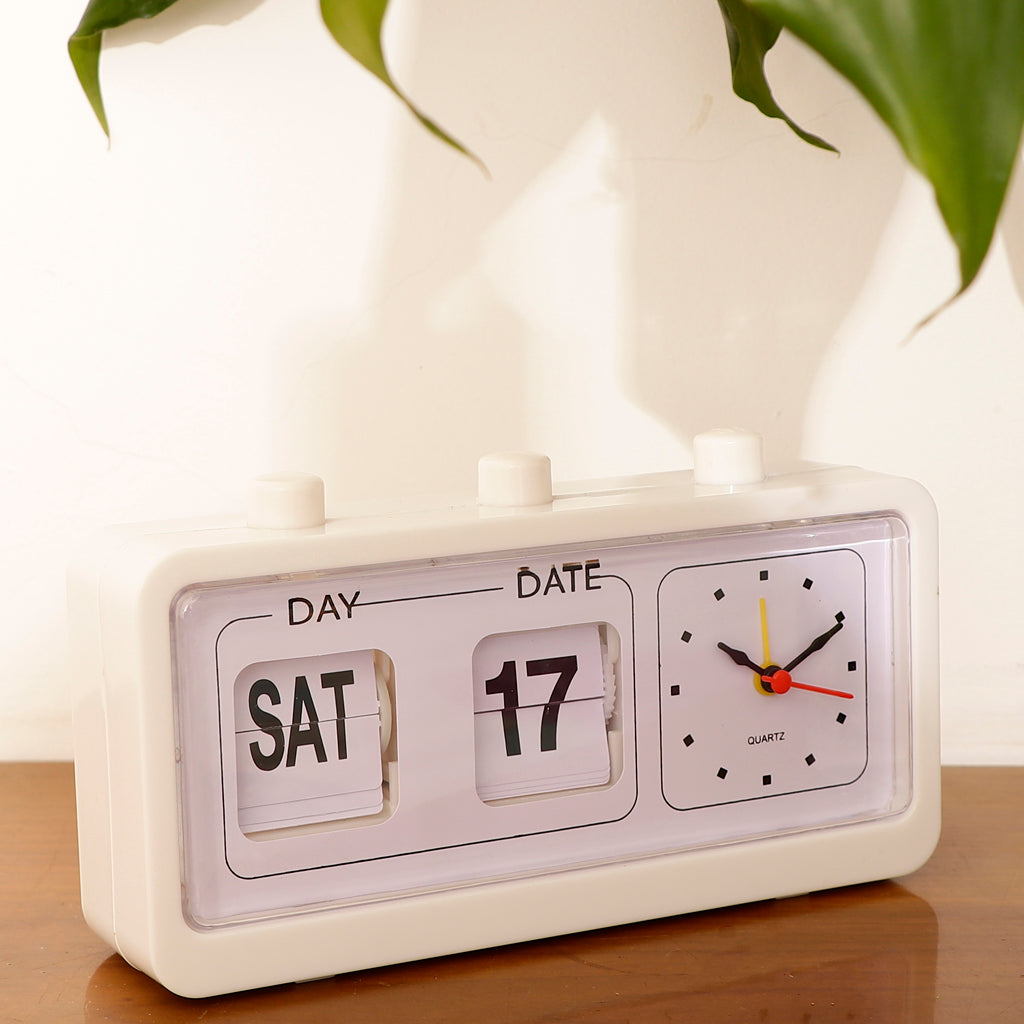 Retro Watch Automatic Flip Clock Non-ticking Calendar Clock With Date Display Curated Room Kits
